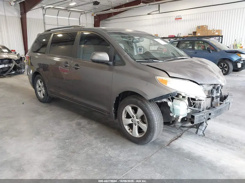 Toyota Sienna Le 8 Passenger 2017