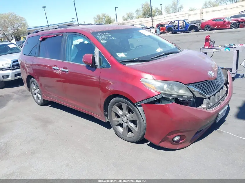 Toyota Sienna Se 8 Passenger 2016