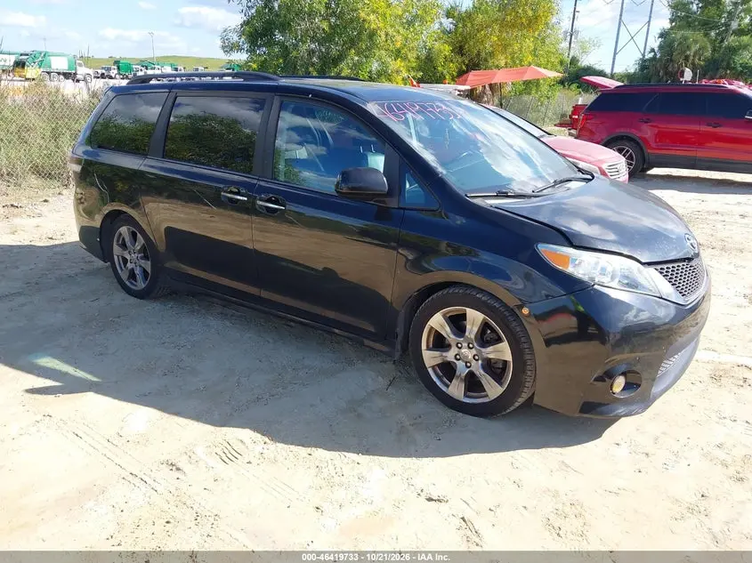 Toyota Sienna Se 8 Passenger 2015