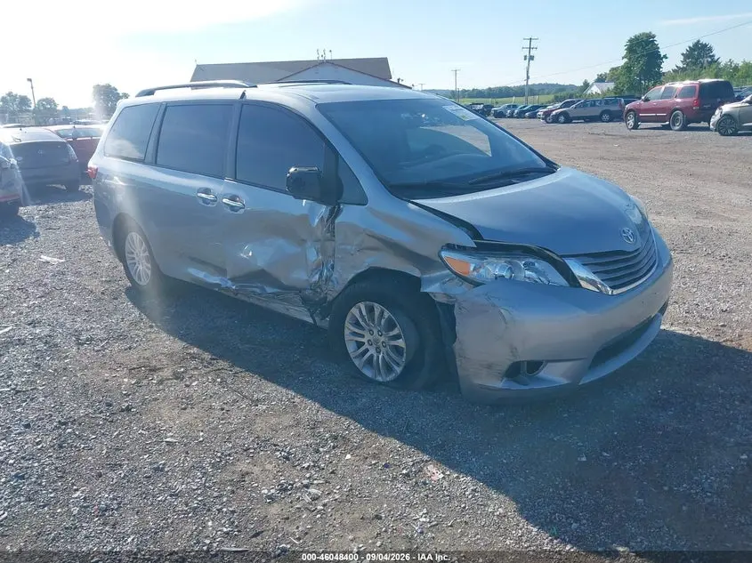 Toyota Sienna Xle Premium 8 Passenger 2015