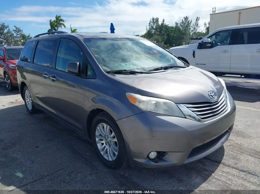 Toyota Sienna Xle Premium 8 Passenger 2016
