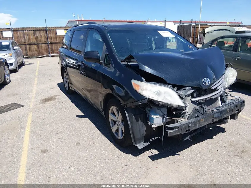Toyota Sienna Xle 8 Passenger 2016