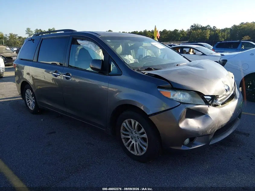 Toyota Sienna Xle 8 Passenger 2015