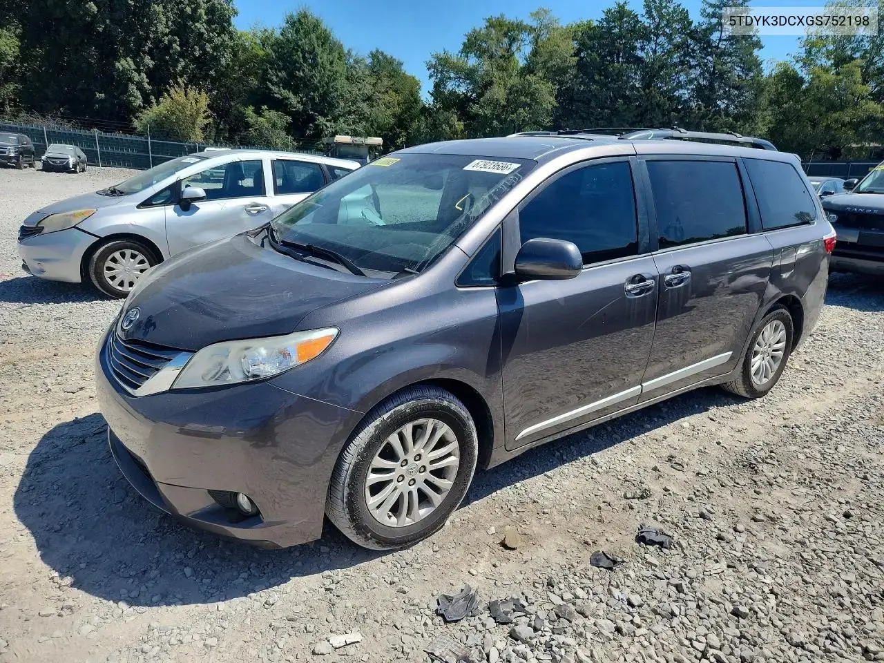 Toyota Sienna Xle Premium 8-Passenger 2016