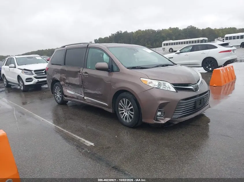 Toyota Sienna Xle Premium 8 Passenger 2018