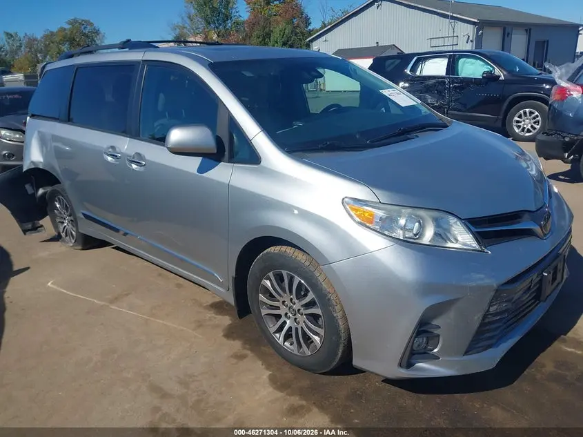 Toyota Sienna Xle Premium 8 Passenger 2019