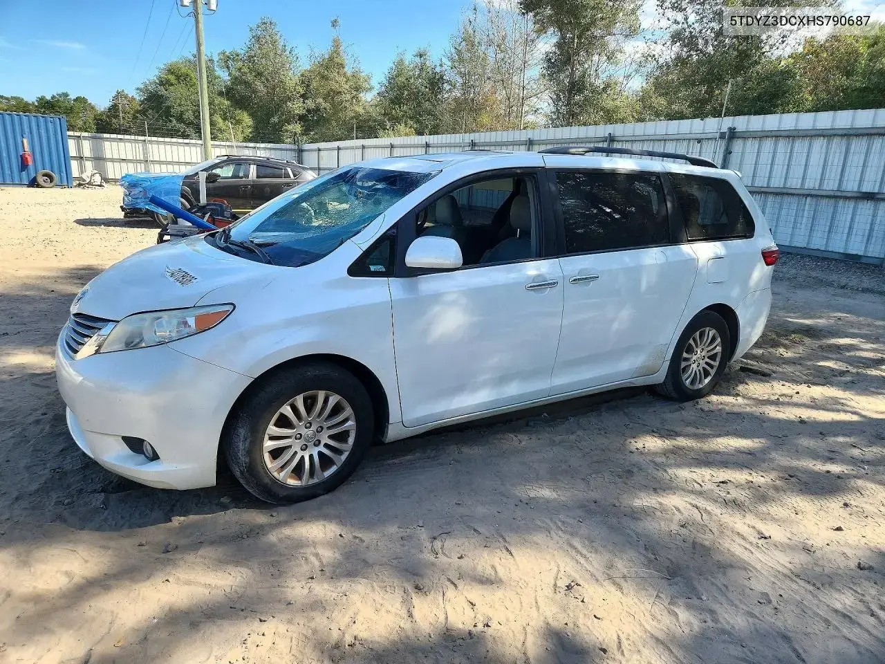 Toyota Sienna Xle 7-Passenger Auto Access Seat 2017