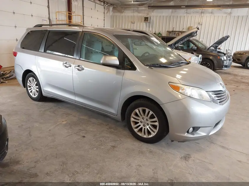Toyota Sienna Xle Premium 8 Passenger 2017