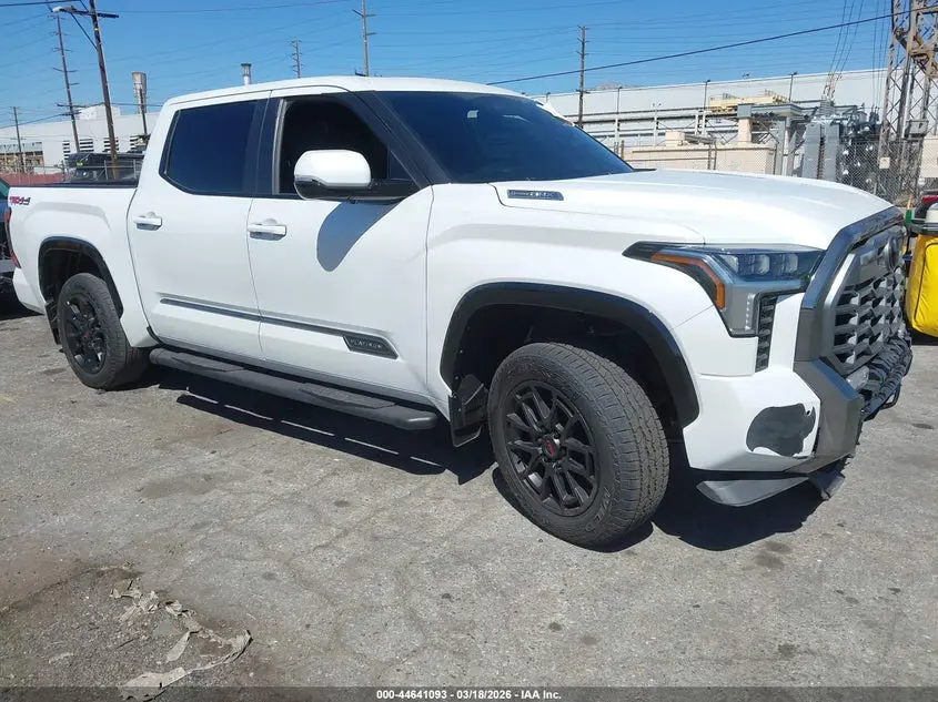 Toyota Tundra Hybrid Platinum Hybrid Crewmax 5.5' Bed 2025