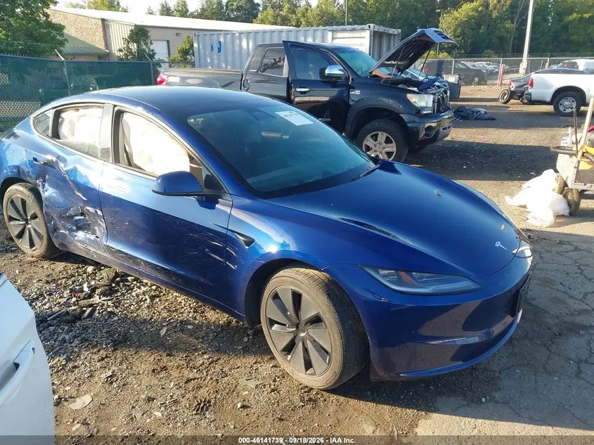 Tesla Model 3 Long Range Rear-Wheel Drive/Standard Rear-Wheel Drive 2025
