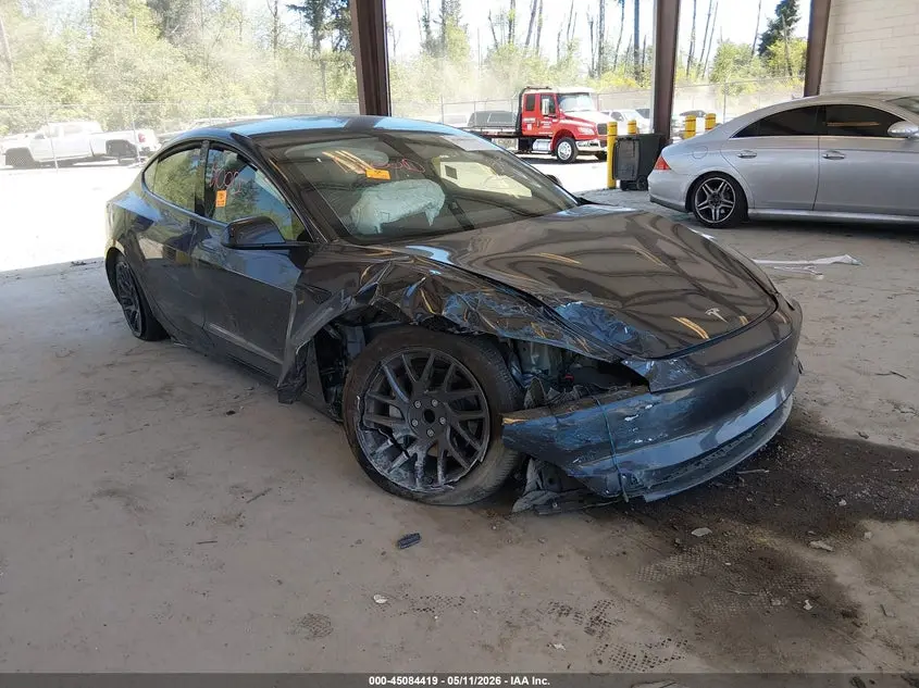 Tesla Model 3 Long Range Rear-Wheel Drive/Standard Rear-Wheel Drive 2025