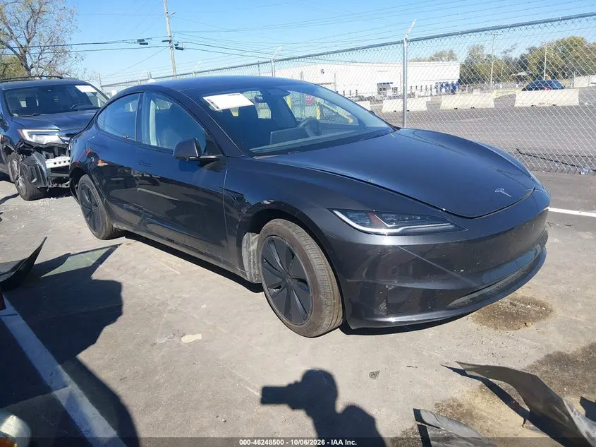 Tesla Model 3 2025