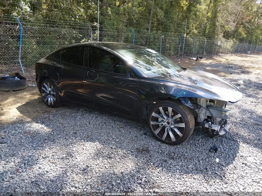 Tesla Model 3 Long Range Rear-Wheel Drive/Standard Rear-Wheel Drive 2025
