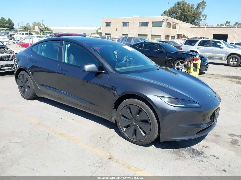 Tesla Model 3 Long Range Rear-Wheel Drive/Standard Rear-Wheel Drive 2025