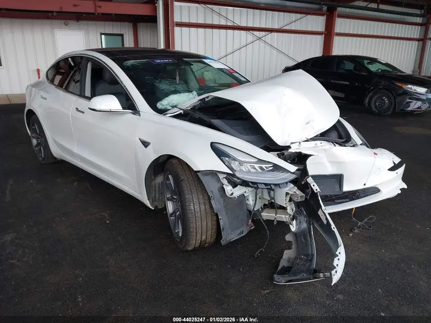 Tesla Model 3 Standard Range Plus Rear-Wheel Drive/Standard Range Rear-Wheel Drive 2020