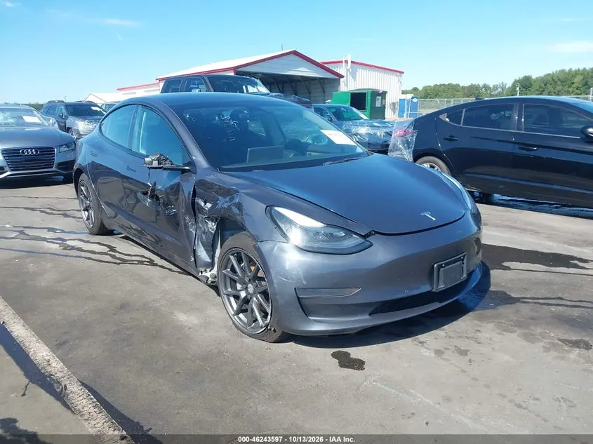 Tesla Model 3 Rear-Wheel Drive 2022