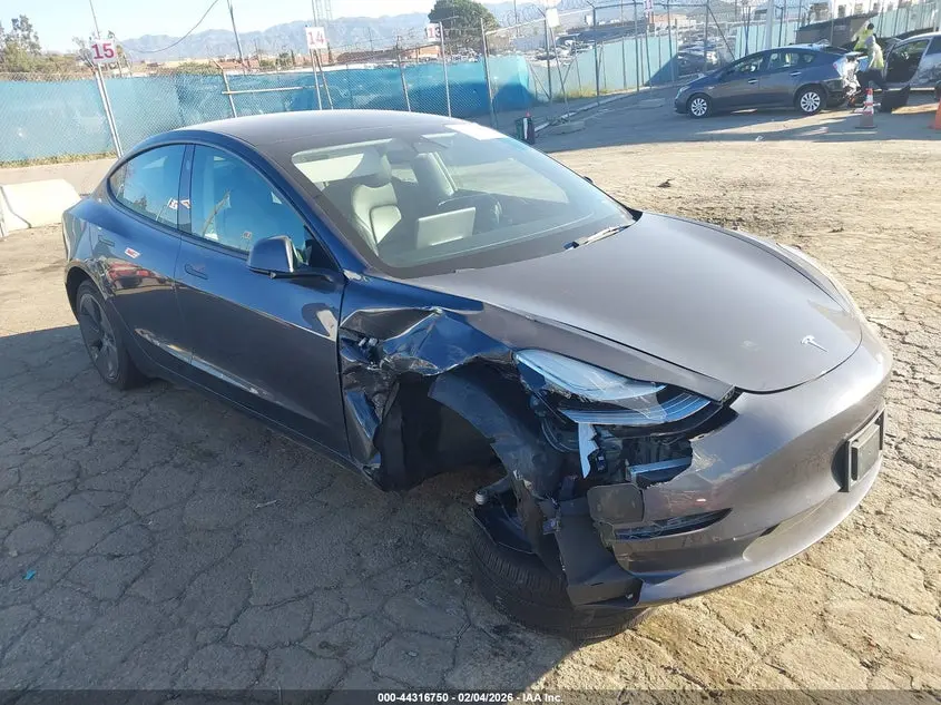 Tesla Model 3 Rear-Wheel Drive 2022
