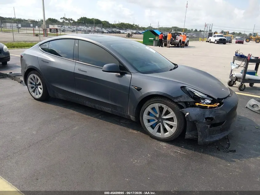 Tesla Model 3 Rear-Wheel Drive 2022