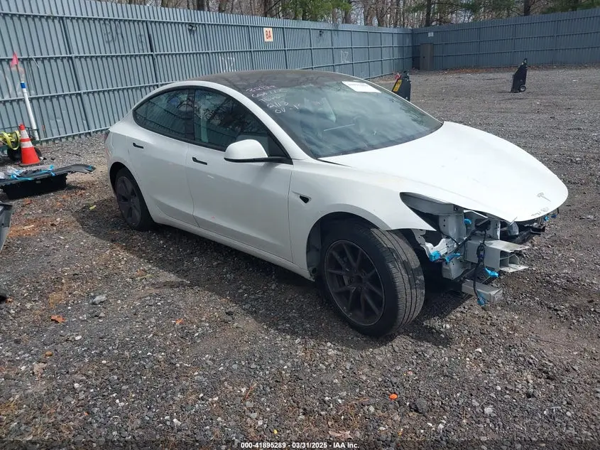 Tesla Model 3 Rear-Wheel Drive 2022