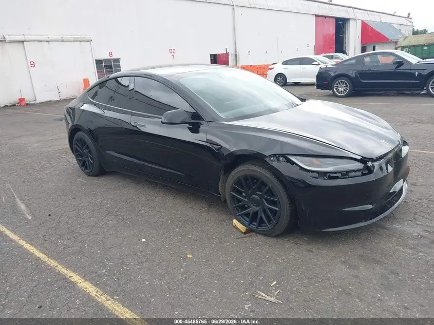 Tesla Model 3 Long Range Rear-Wheel Drive/Standard Rear-Wheel Drive 2025