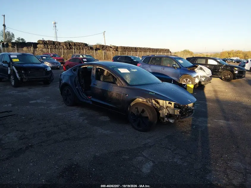 Tesla Model 3 Long Range Rear-Wheel Drive/Standard Rear-Wheel Drive 2025