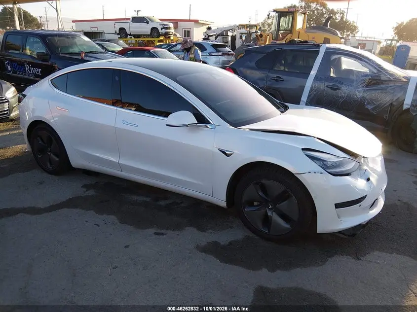 Tesla Model 3 Standard Range Plus Rear-Wheel Drive/Standard Range Rear-Wheel Drive 2020