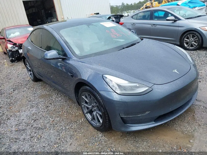 Tesla Model 3 Rear-Wheel Drive 2022