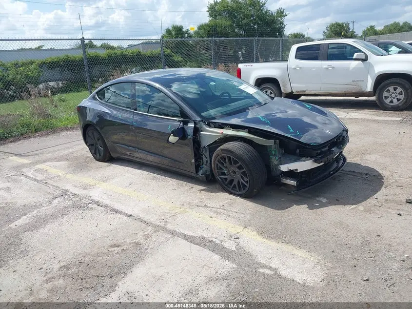 Tesla Model 3 Long Range Rear-Wheel Drive/Standard Rear-Wheel Drive 2025