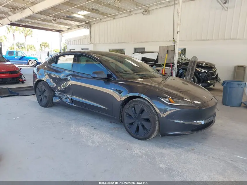 Tesla Model 3 Long Range Rear-Wheel Drive/Standard Rear-Wheel Drive 2025