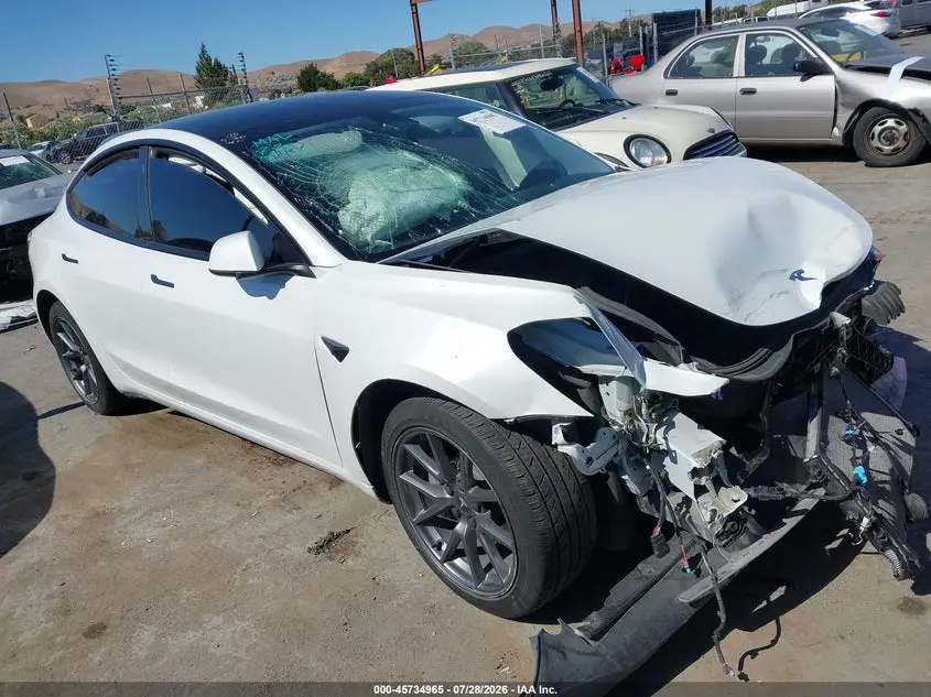 Tesla Model 3 Rear-Wheel Drive 2022