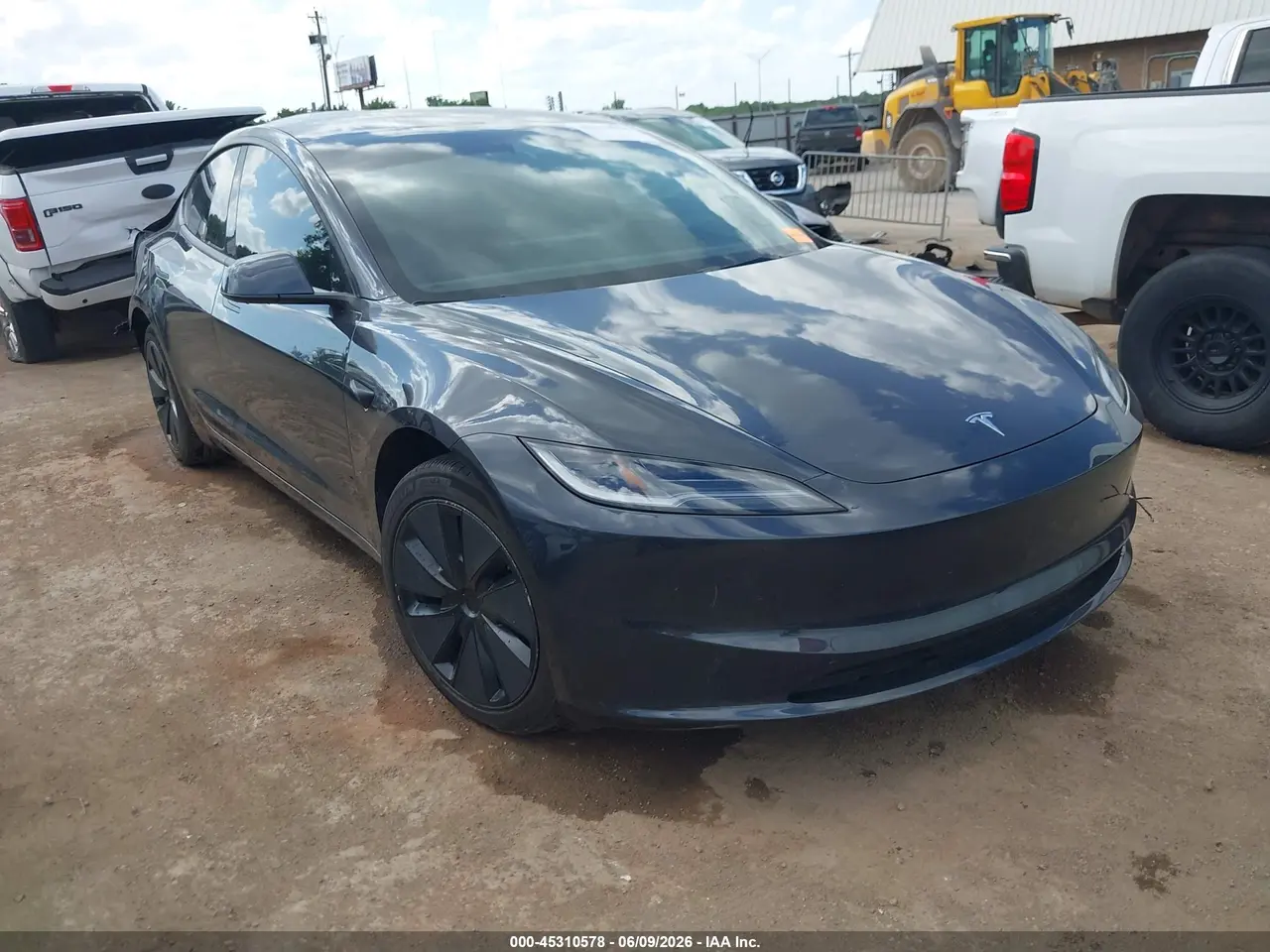 Tesla Model 3 Long Range Rear-Wheel Drive/Standard Rear-Wheel Drive 2025