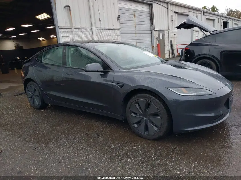 Tesla Model 3 Long Range Rear-Wheel Drive 2025
