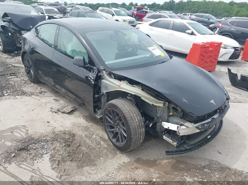Tesla Model 3 Long Range Rear-Wheel Drive/Standard Rear-Wheel Drive 2025