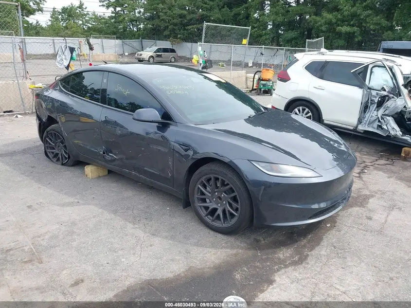 Tesla Model 3 Long Range Rear-Wheel Drive/Standard Rear-Wheel Drive 2025