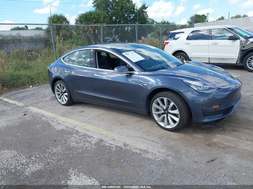 Tesla Model 3 Standard Range Plus Rear-Wheel Drive/Standard Range Rear-Wheel Drive 2020