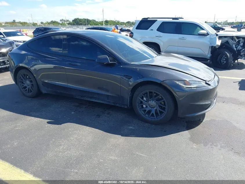 Tesla Model 3 Long Range Dual Motor All-Wheel Drive/Rear-Wheel Drive 2024