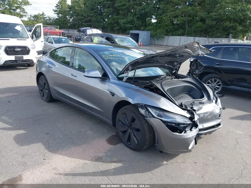 Tesla Model 3 Long Range Rear-Wheel Drive/Standard Rear-Wheel Drive 2025