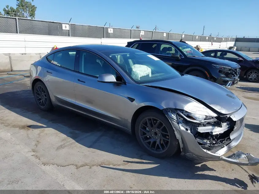 Tesla Model 3 Long Range Rear-Wheel Drive/Standard Rear-Wheel Drive 2025