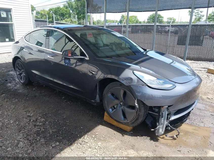 Tesla Model 3 Long Range/Mid Range 2018