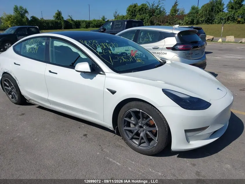 Tesla Model 3 2022
