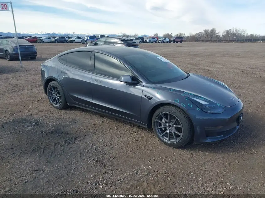 Tesla Model 3 Rear-Wheel Drive 2022