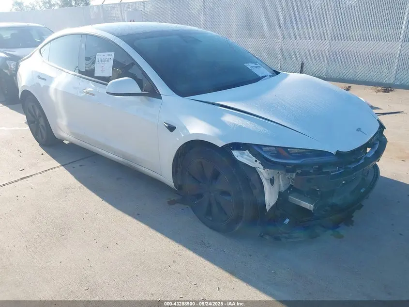 Tesla Model 3 2024
