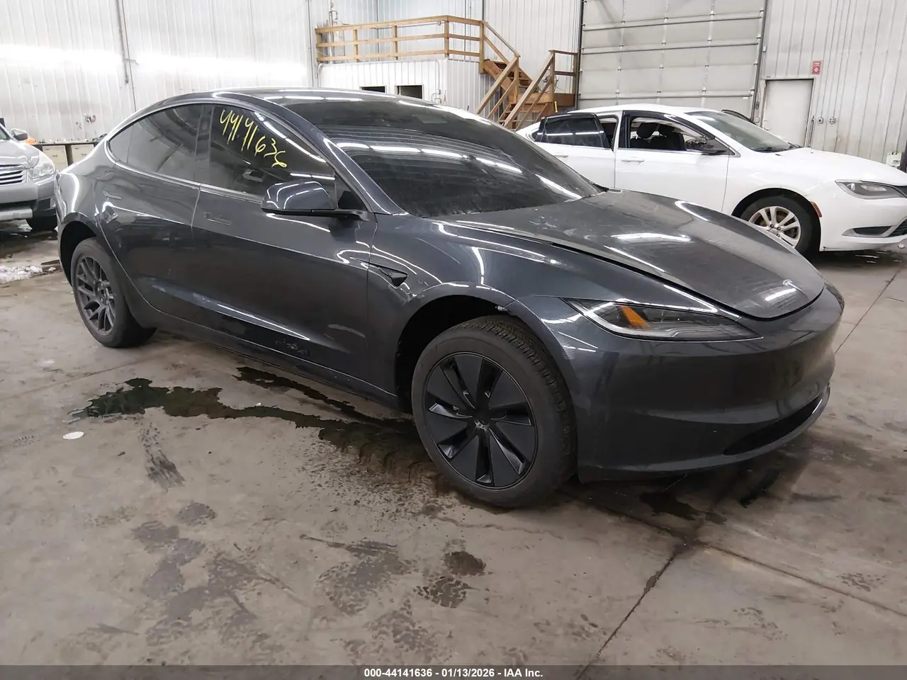 Tesla Model 3 Long Range Rear-Wheel Drive/Standard Rear-Wheel Drive 2025