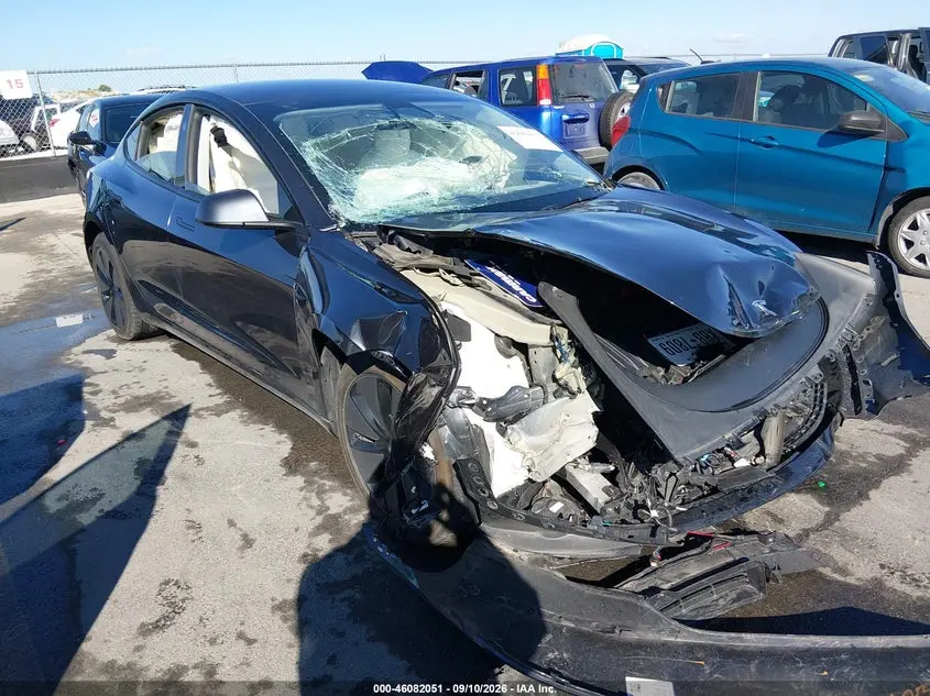 Tesla Model 3 Long Range Rear-Wheel Drive/Standard Rear-Wheel Drive 2025