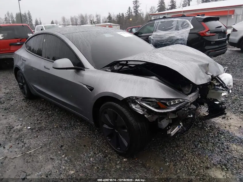 Tesla Model 3 Long Range Rear-Wheel Drive/Standard Rear-Wheel Drive 2025
