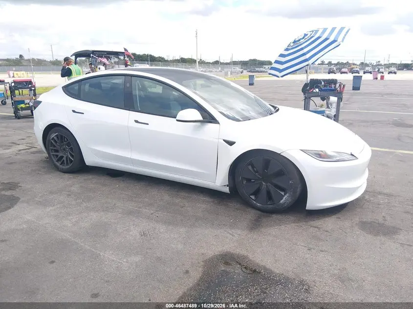 Tesla Model 3 Long Range Rear-Wheel Drive/Standard Rear-Wheel Drive 2025