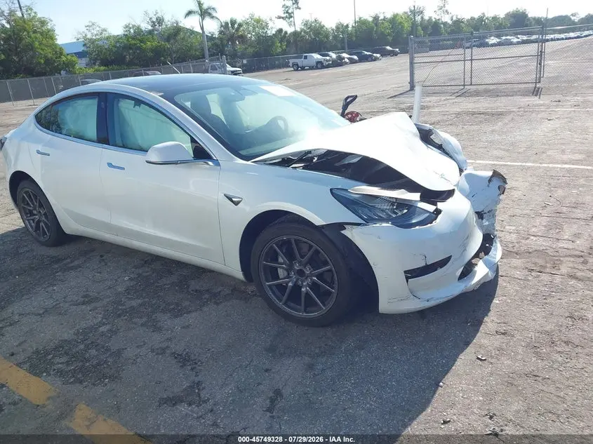 Tesla Model 3 Standard Range Plus Rear-Wheel Drive/Standard Range Rear-Wheel Drive 2020