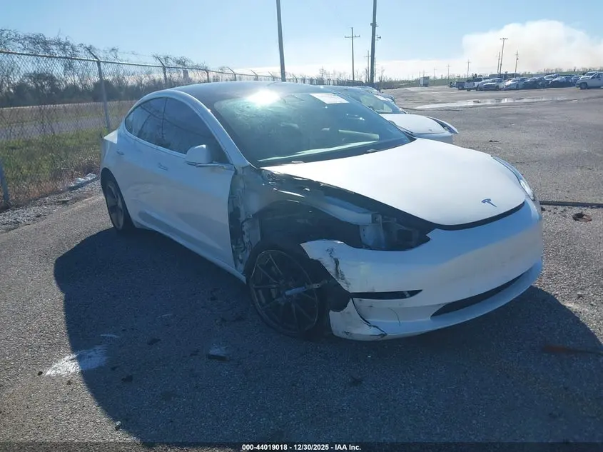 Tesla Model 3 Standard Range Plus Rear-Wheel Drive/Standard Range Rear-Wheel Drive 2020