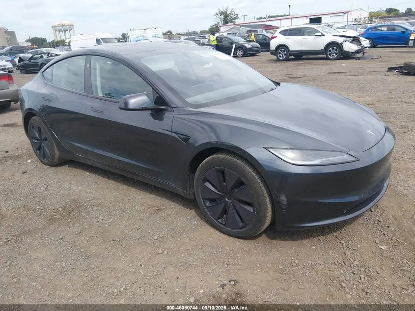Tesla Model 3 Long Range Rear-Wheel Drive/Standard Rear-Wheel Drive 2025