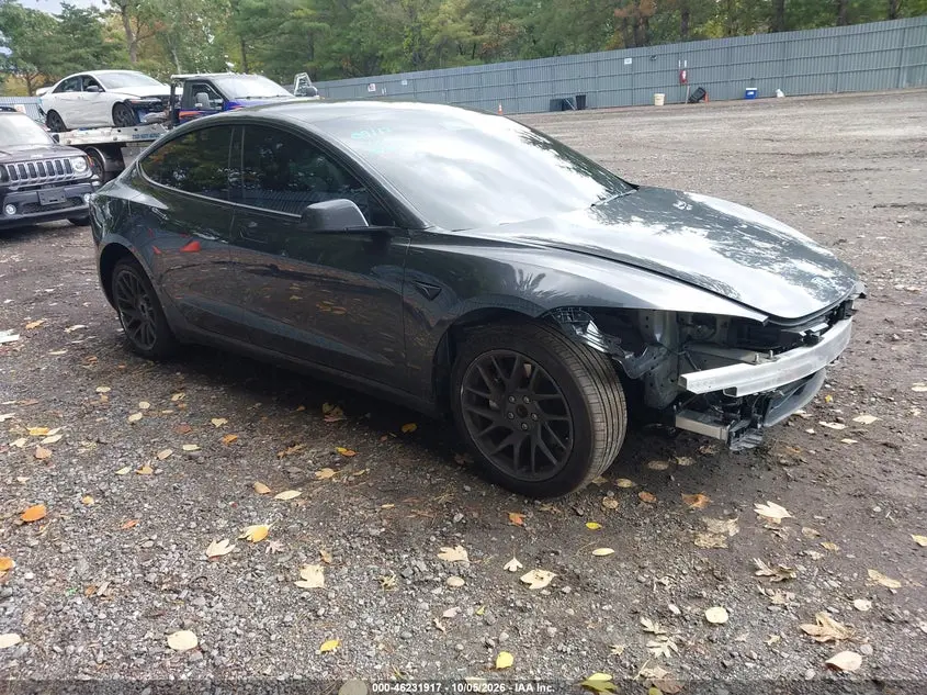 Tesla Model 3 Long Range Rear-Wheel Drive/Standard Rear-Wheel Drive 2025